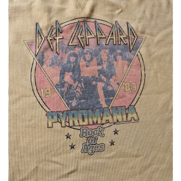 Def Leppard Pyromania Long Sleeve Thermal Top Womens Medium Band Graphic Shirt - Picture 1 of 16